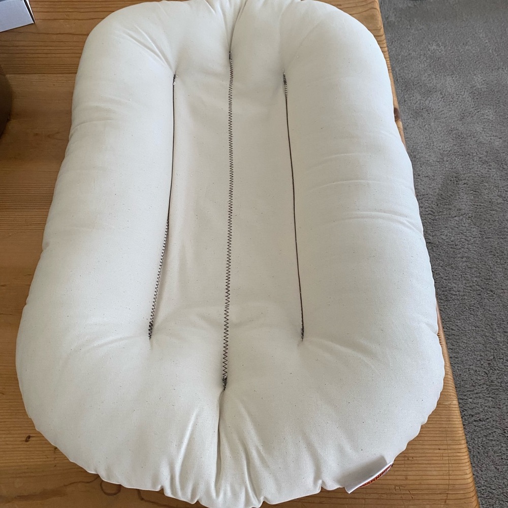 Snuggle me organic lounger